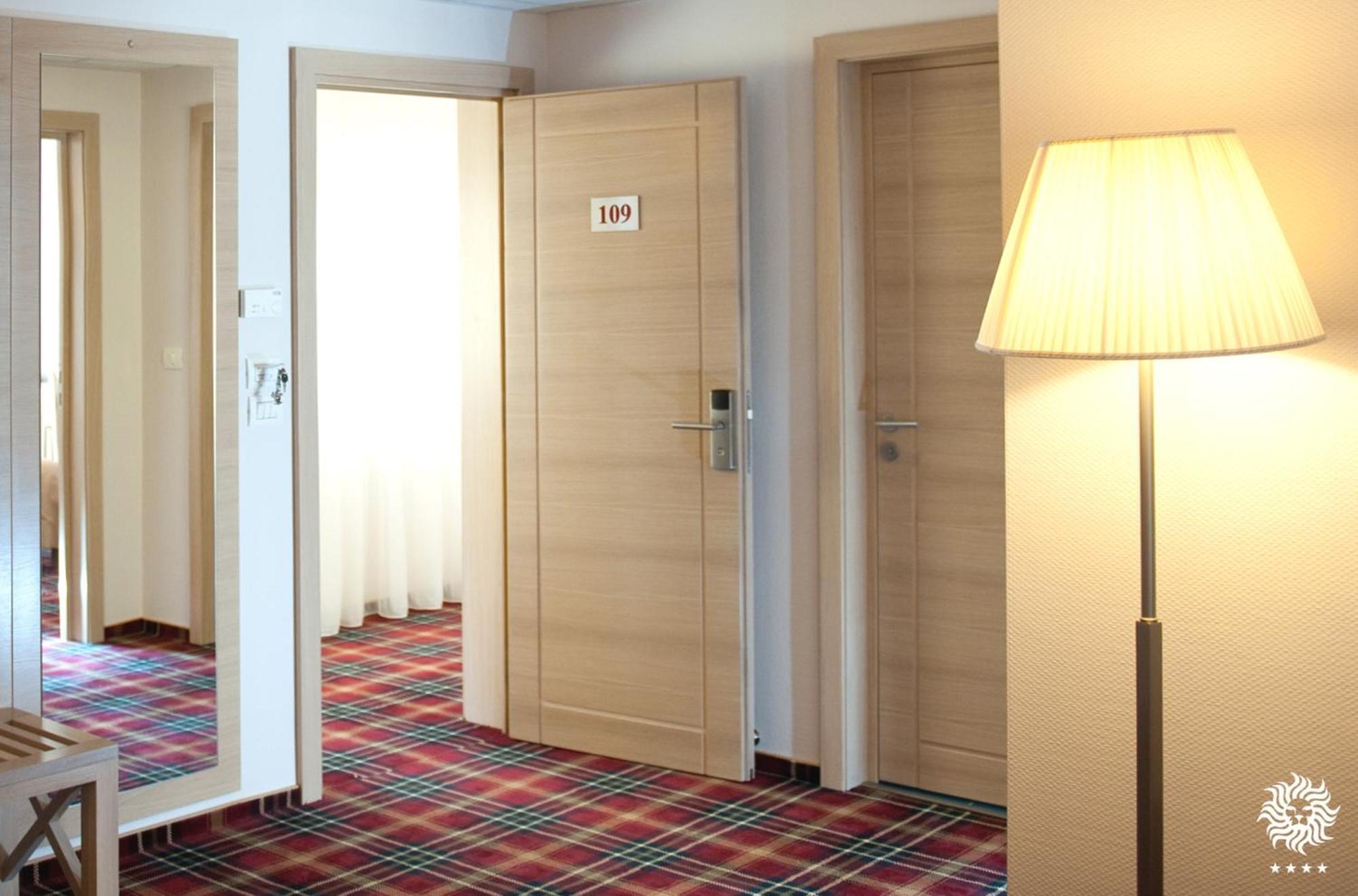 Hotel Leon & Spa Arad Dış mekan fotoğraf
