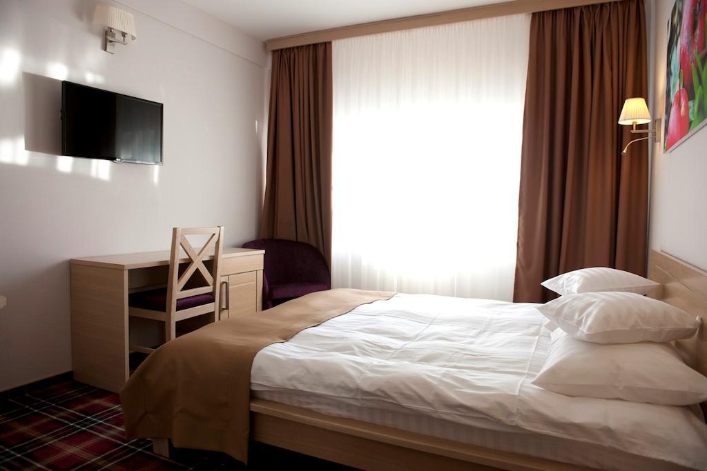 Hotel Leon & Spa Arad Oda fotoğraf