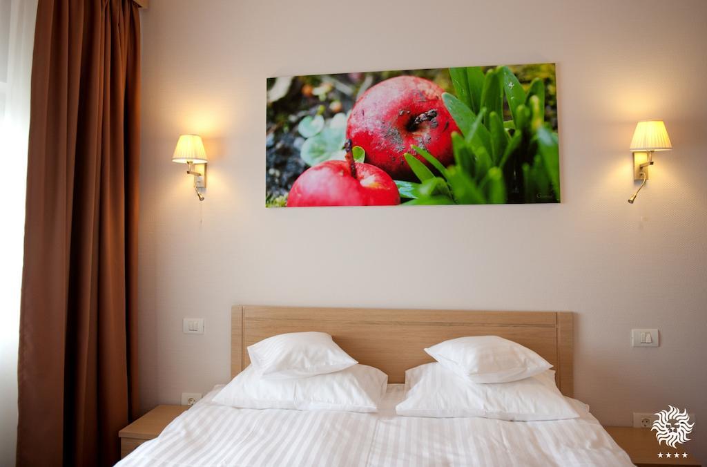Hotel Leon & Spa Arad Oda fotoğraf
